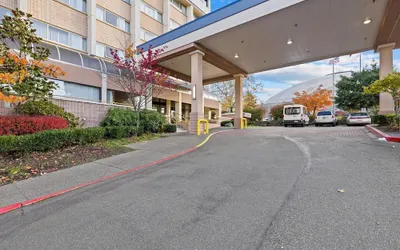 Comfort Inn & Suites Downtown Tacoma