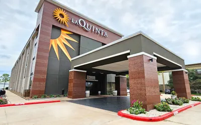 La Quinta Inn & Suites by Wyndham Houston Stafford Sugarland