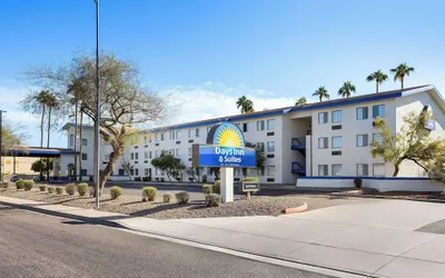 Days Inn & Suites by Wyndham Mesa Near Phoenix