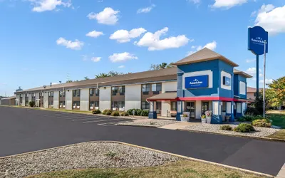 AmericInn by Wyndham Beloit