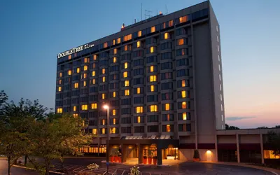 DoubleTree by Hilton Hotel St. Louis - Chesterfield