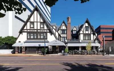 Seven Gables, St. Louis West, a Tribute Portfolio Hotel