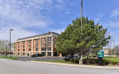 Quality Inn & Suites Matteson near I-57