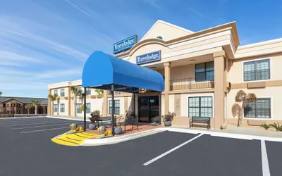 Travelodge by Wyndham Perry National Fairgrounds Area I-75