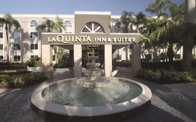 La Quinta Inn & Suites by Wyndham Coral Springs South