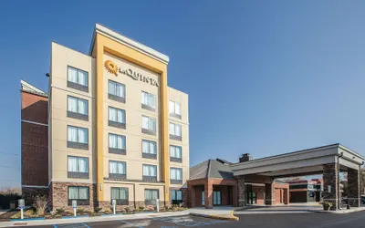 La Quinta Inn & Suites by Wyndham Philadelphia Airport