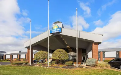 Days Inn & Suites by Wyndham Northwest Indianapolis