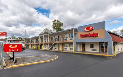 Econo Lodge North