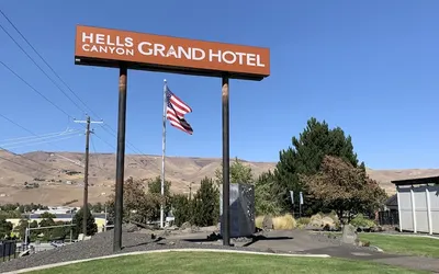 Hell Canyon Grand Hotel, Ascend Hotel Collection