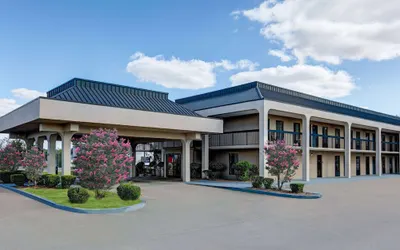 Days Inn by Wyndham Greenville MS