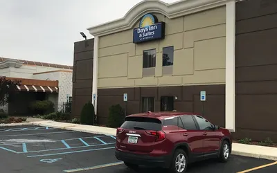 Days Inn & Suites by Wyndham Rochester Hills MI