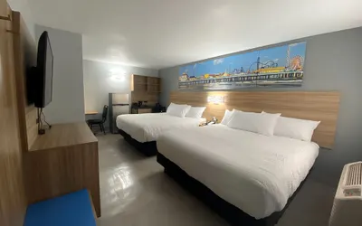 Days Inn & Suites by Wyndham Texas City