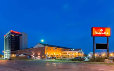 Ramada Hotel & Convention Center by Wyndham Topeka Downtown