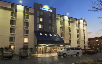 Days Hotel by Wyndham University Ave SE