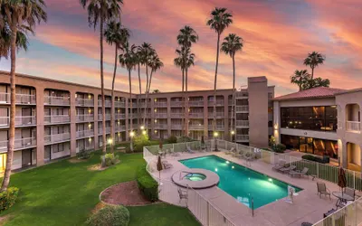 Best Western Plus Scottsdale Thunderbird Suites