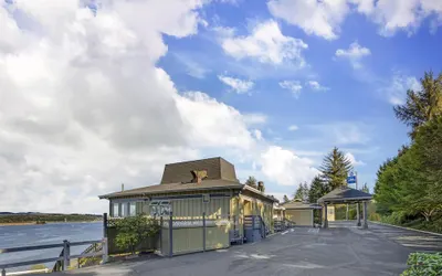 Best Western Pier Point Inn