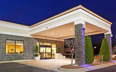 Holiday Inn Express & Suites Greensboro-(I-40 Wendover) by IHG