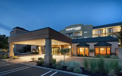 Courtyard by Marriott Cleveland Beachwood