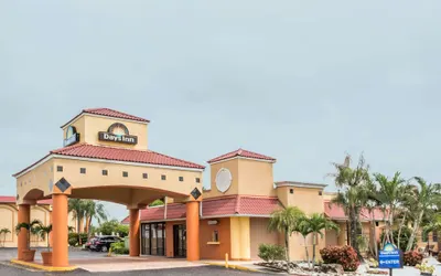 Days Inn by Wyndham Fort Myers