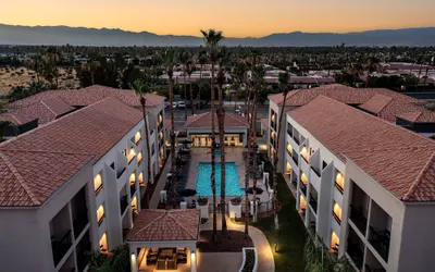 Courtyard By Marriott Palm Springs