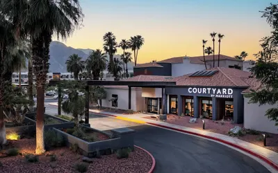 Courtyard By Marriott Palm Springs