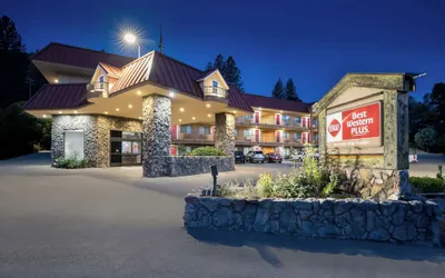 Best Western Plus Yosemite Way Station Motel