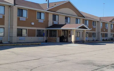 Travelodge by Wyndham Fargo West Acres