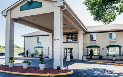 Quality Inn & Suites Des Moines - Merle Hay Road