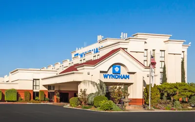 Wyndham Visalia