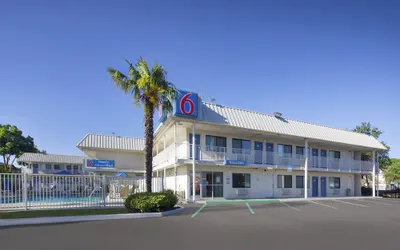 Motel 6 Woodland, CA – Sacramento Airport