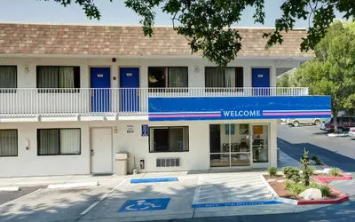 Motel 6 Grants Pass, OR