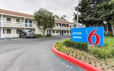 Motel 6 Salinas, CA - North Monterey Area