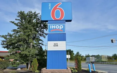 Motel 6 Tewksbury, MA - Boston