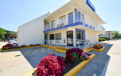 Motel 6 Windsor Locks, CT - Hartford