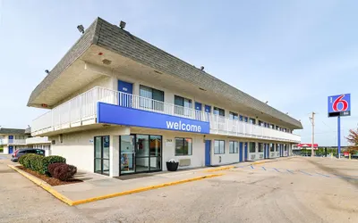 Motel 6 Topeka, KS - Northwest