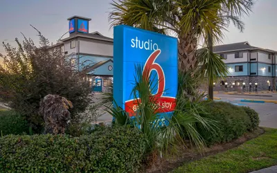 Studio 6 Port Arthur, TX - SE