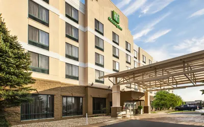 Holiday Inn & Suites Bolingbrook, an IHG Hotel