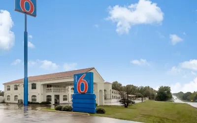 Motel 6 Canton, TX