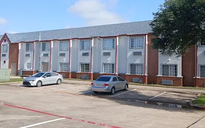 Red Roof Inn & Suites Euless - DFW Airport Southwest