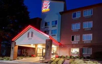 Red Roof Inn PLUS+ Raleigh Downtown – NCSU/Conv Center