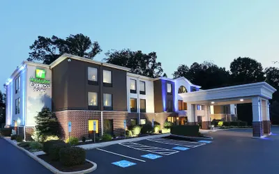 Holiday Inn Express Hotel & Suites West Chester, an IHG Hotel