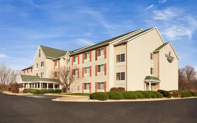 Country Inn & Suites by Radisson, Clinton, IA