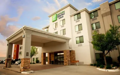 Holiday Inn Express & Suites Norfolk, an IHG Hotel