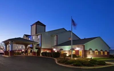 Holiday Inn Express Mt Vernon, an IHG Hotel