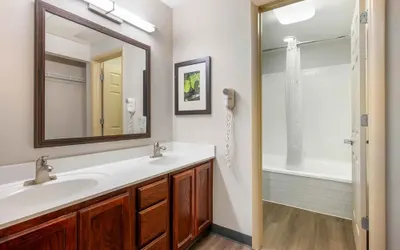 Extended Stay America Suites Indianapolis Airport W Southern