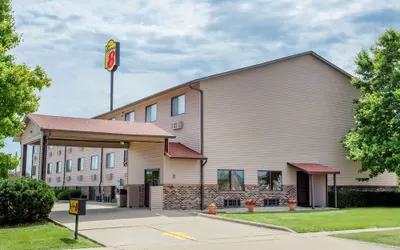 Super 8 by Wyndham Normal Bloomington