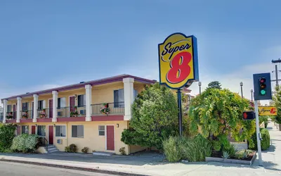 Super 8 by Wyndham Santa Cruz/Beach Boardwalk East