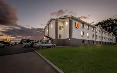 Super 8 by Wyndham Dumfries/Quantico