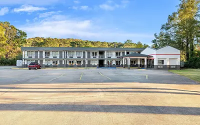 Super 8 by Wyndham Gadsden AL