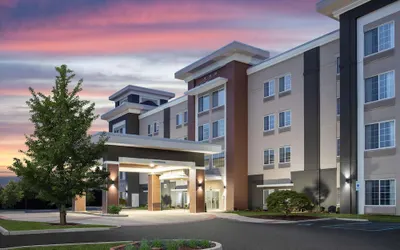 La Quinta Inn & Suites by Wyndham Columbus - Edinburgh